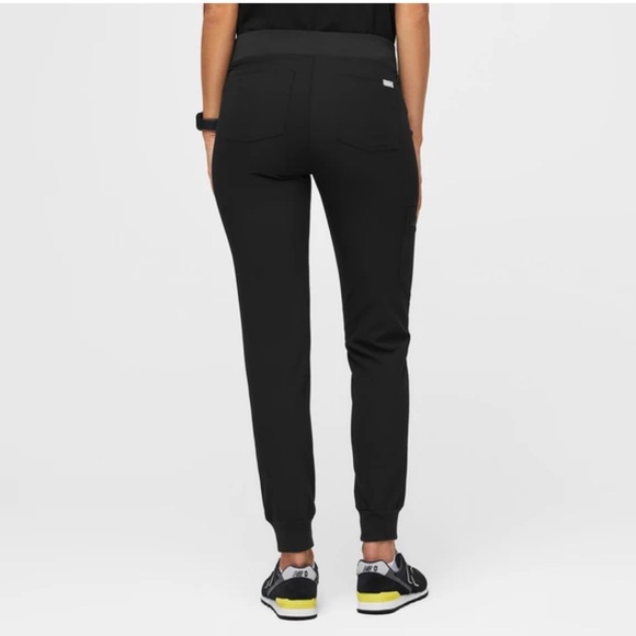 Women’s Figs Zamora Jogger Scrub Pants in Black - XSmall - Picture 5 of 5